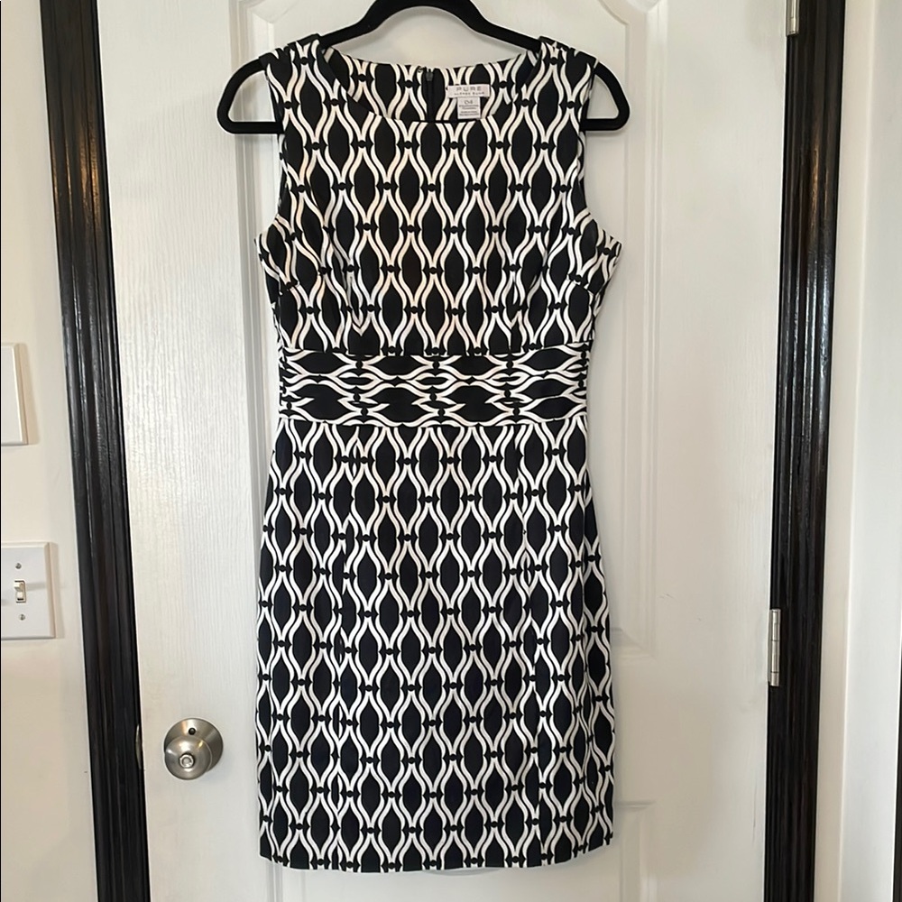 ALFRED SUNG Black and White Sleeveless Sheath Dress